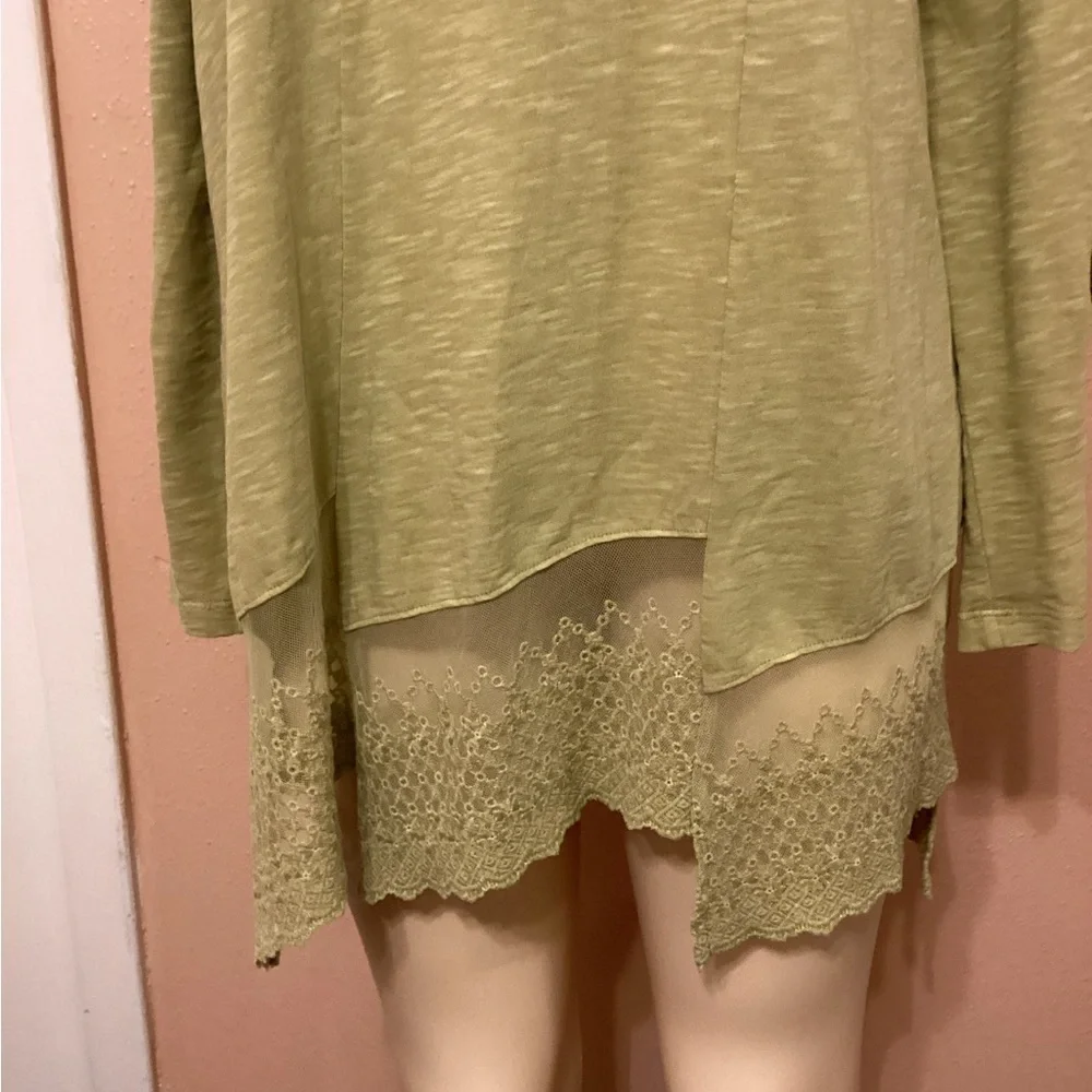 Soft Surroundings Asymmetrical Long Sleeve Lace Size Medium - Picture 3 of 13